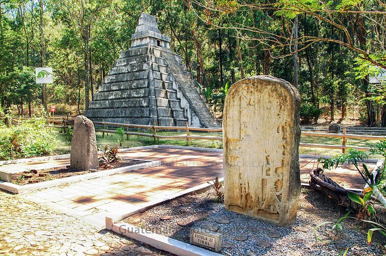 Replicas de Templos de Tikal