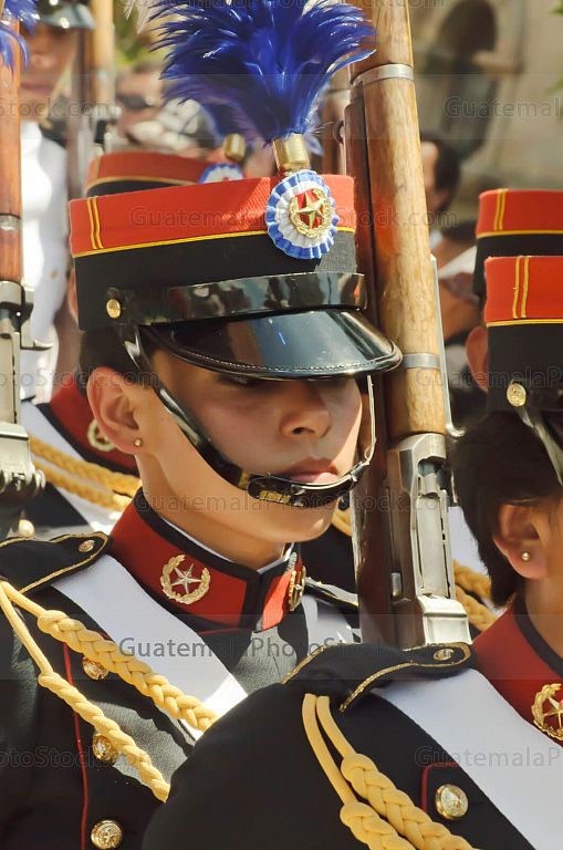 Cadetes de la Escuela Politecnica en el Desfile del 15 de septiembre