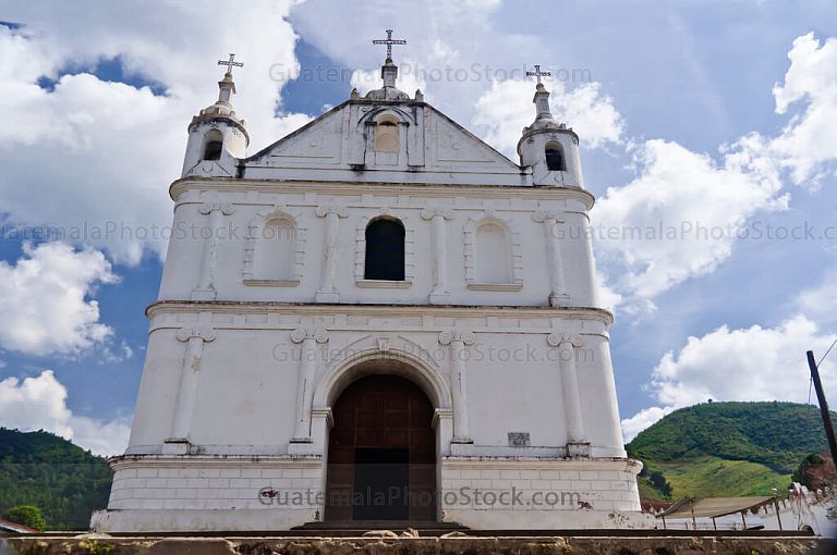 Fachada del Santuario Chi-Ixim