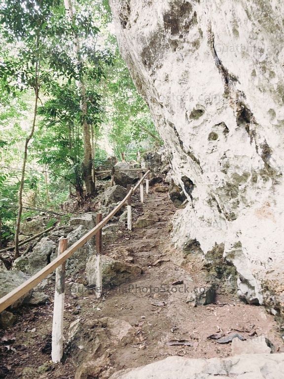 Senderos de las cuevas de Setzol
