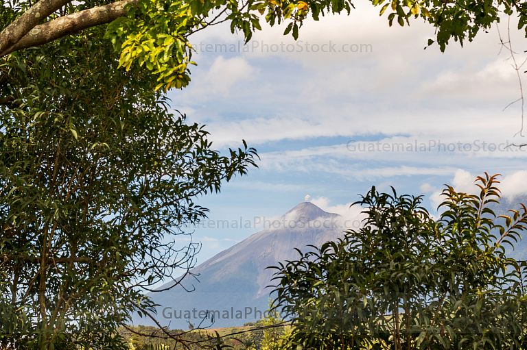 Volcán de Fuego desde la Antigua