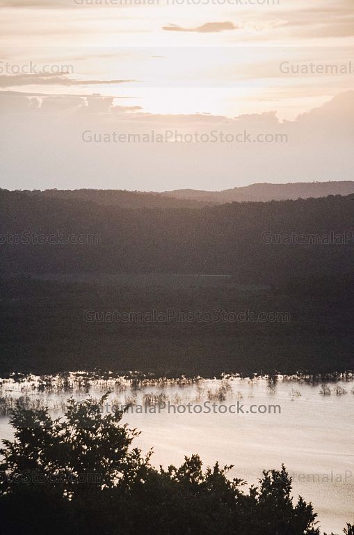 Atardecer en Yaxhá
