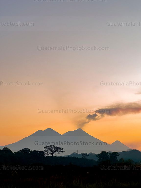 Volcán de Acatenango y Fuego