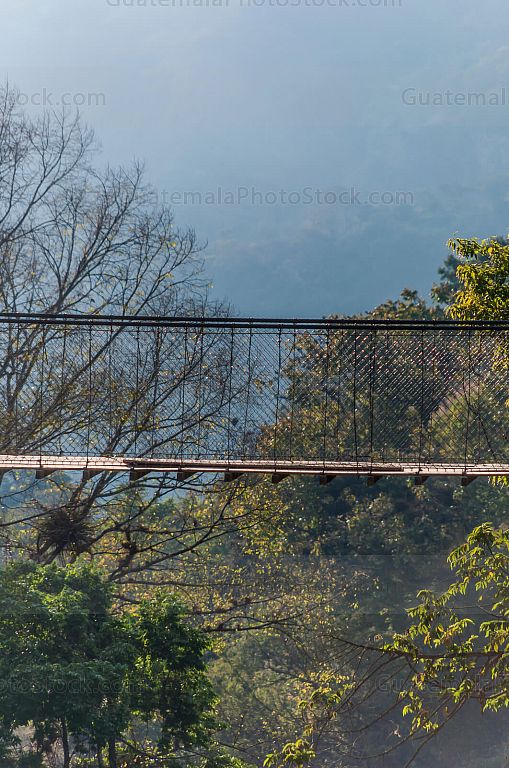 Puente colgante en Sololá