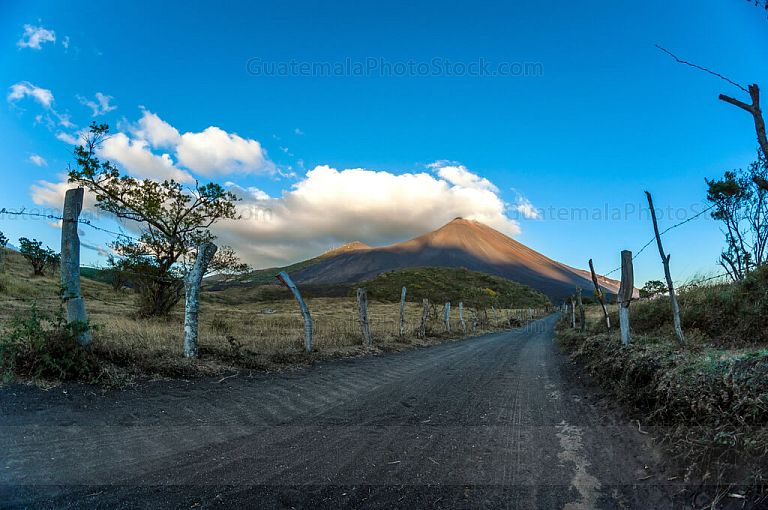 Caminos a los campos de lava Volcán de Pacaya