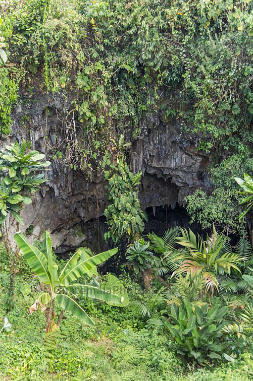 Ingreso a la Cueva Goj Chen