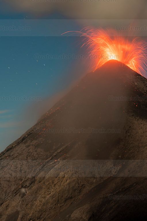 Erupción en el Volcán de Fuego