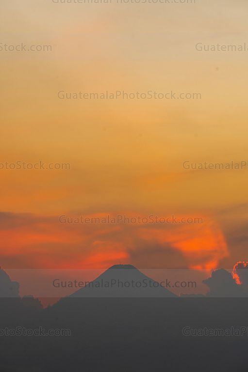 Silueta del Volcán de Agua