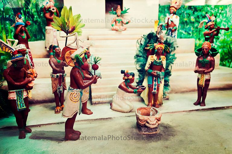 Maqueta idealista de la vida maya