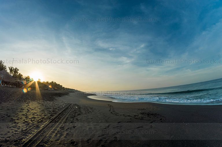 Amanecer en Monterrico