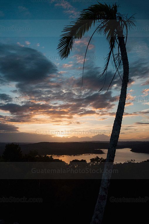 Atardecer desde el templo 312 de Yaxhá