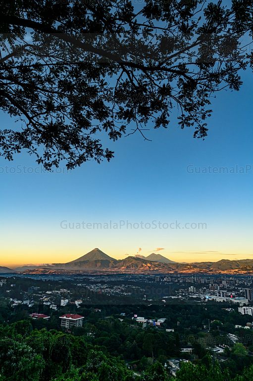 Amanecer sobre la Ciudad de Guatemala