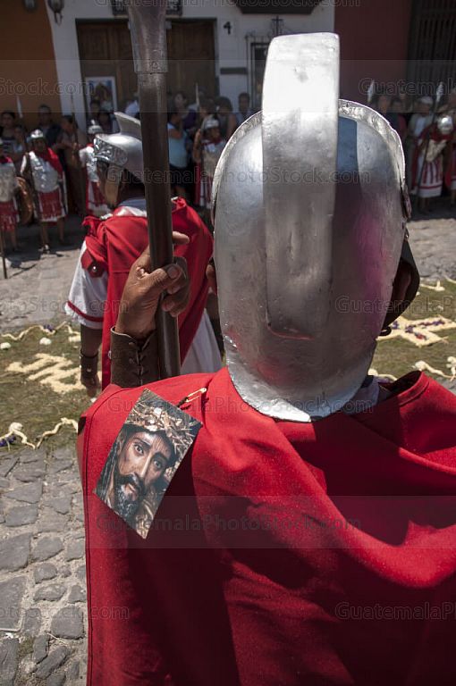 Romano con turno en la procesión de Jesús Nazareno de La Humildad