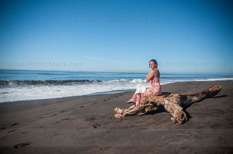 Modelo en Playa de Monterrico