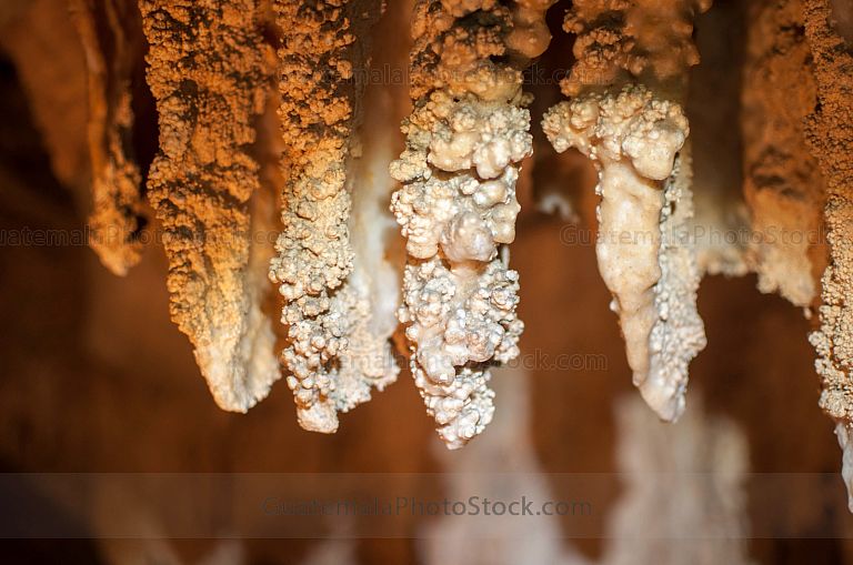 Estalactitas en las Cuevas de Setzol