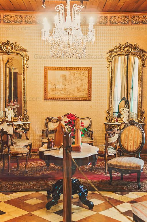 Muebles antiguos del Museo Casa Mima