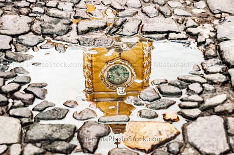 Reflejo del Arco de Santa Catalina