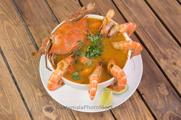 Caldo de Mariscos
