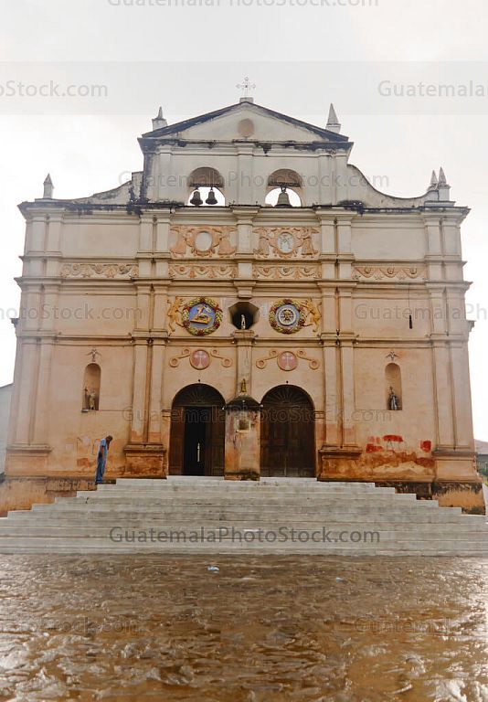 Fachada iglesia Católica de San Juan Chamelco