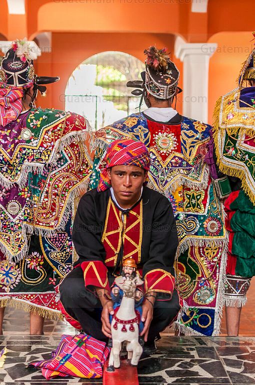 Jóvenes danzantes de Santiago