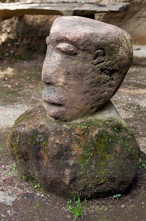 Rostro maya del centro ceremonial Jolom Noj