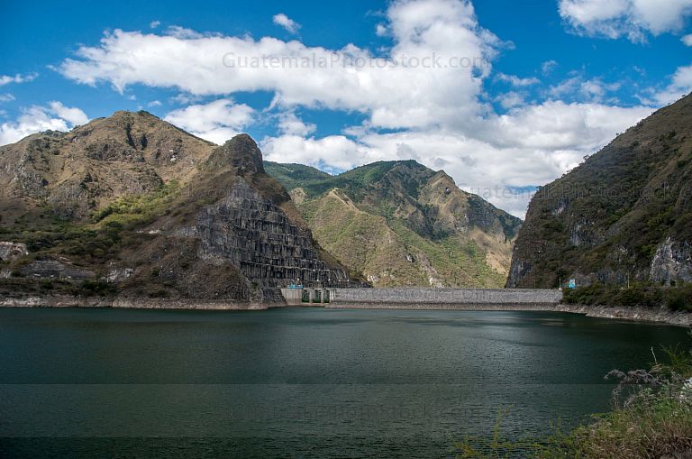 Embalse de la Hidroeléctrica Chixoy