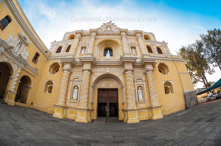 Fachada de la Iglesia de La Merced