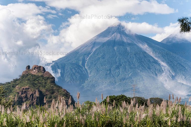 Volcán de fuego y Cerro de Mirandilla