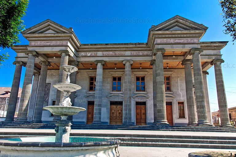 Fachada del Teatro Municipal