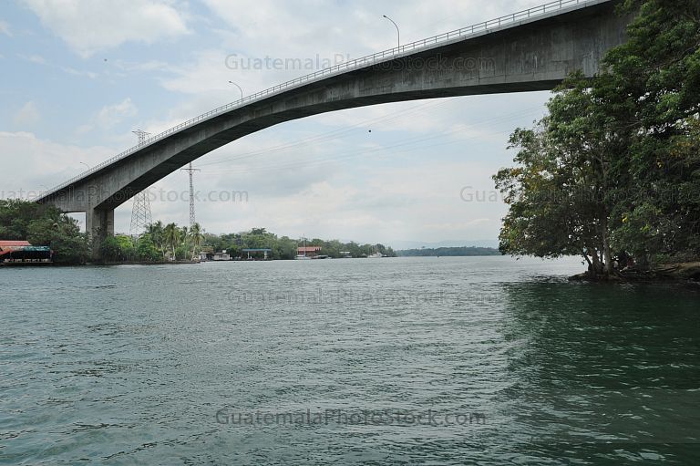 Puente de Río Dulce