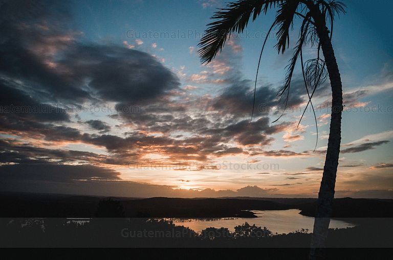 Atardecer desde el templo 312 de Yaxhá