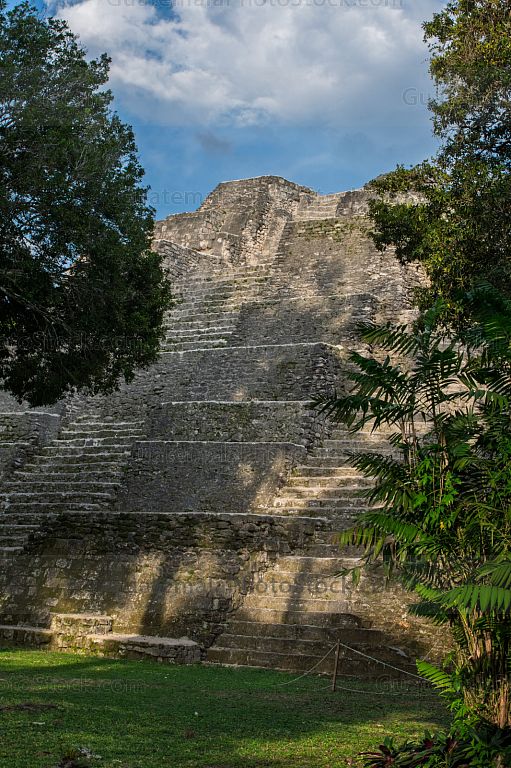 Acropolis Norte de Yaxhá