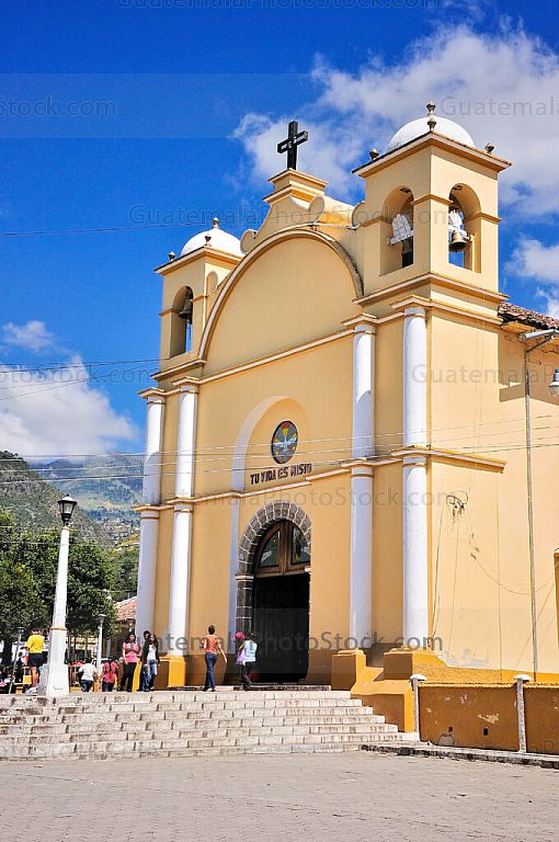 Fachada del Templo Católico de Chiantla
