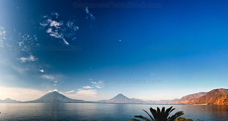 Panorama: Lago de Atitlán, Sololá