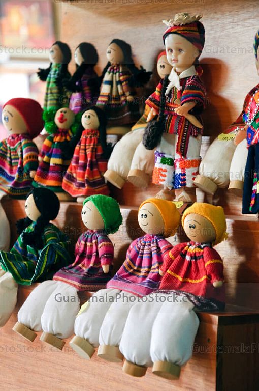 Muñecos de algodón y madera