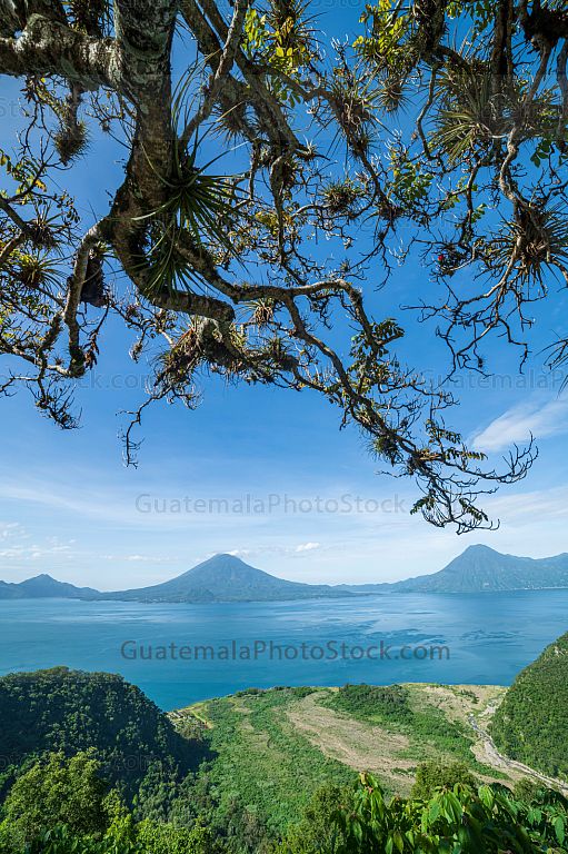 Mirador hacia el lago de Atitlán, Sololá