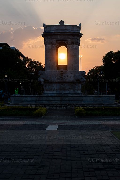 Fuente de Carlos III, Plaza España