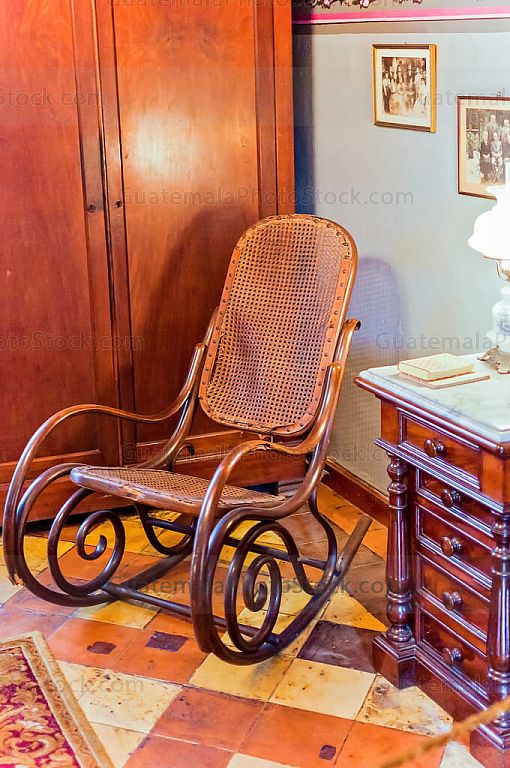 Muebles antiguos del Museo Casa Mima