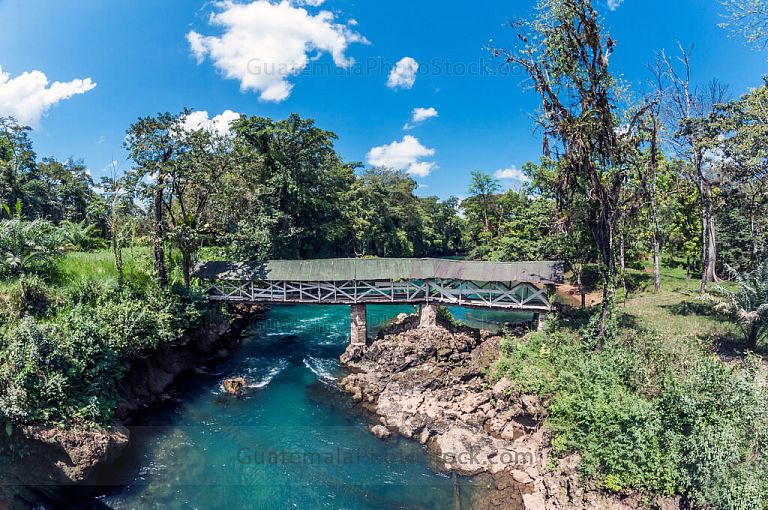 Río y puente Sebol