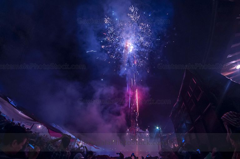 Fuego artificiales en Chichicastenango