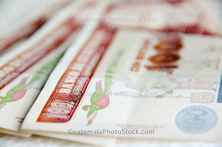 Billetes de cien quetzales