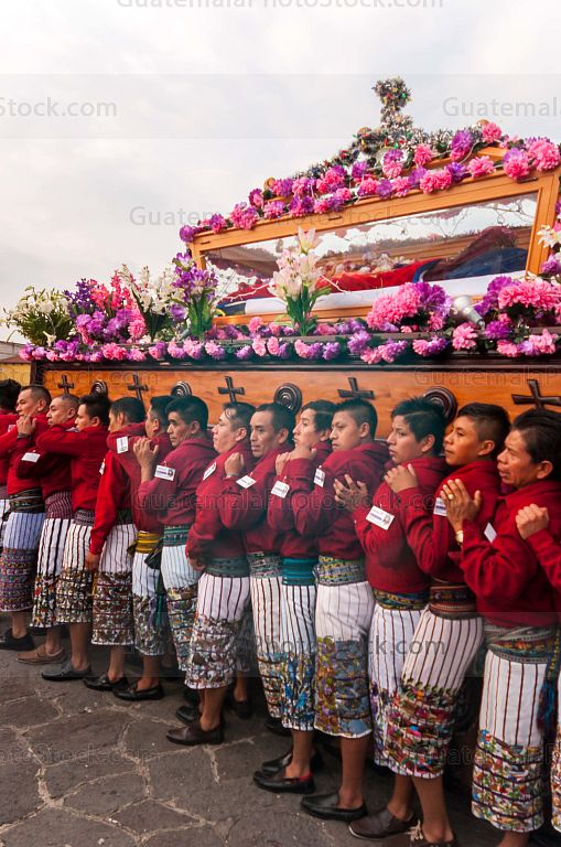 Procesión de la imagen de Cristo Sepultado