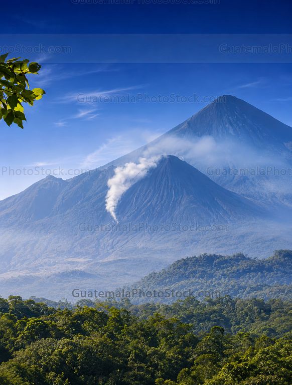 Volcanes Santiaguito y Santa María