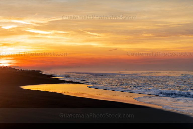 Playa de Chulamar al amanecer