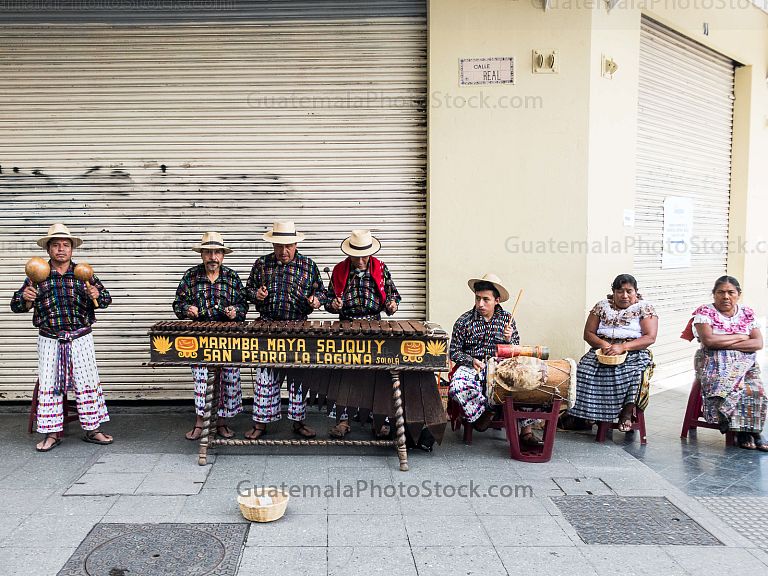 Marimba autoctona Maya Sajquiy