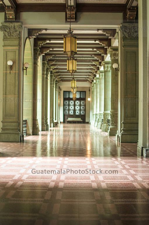 Pasillo en el Palacio Nacional de la Cultura