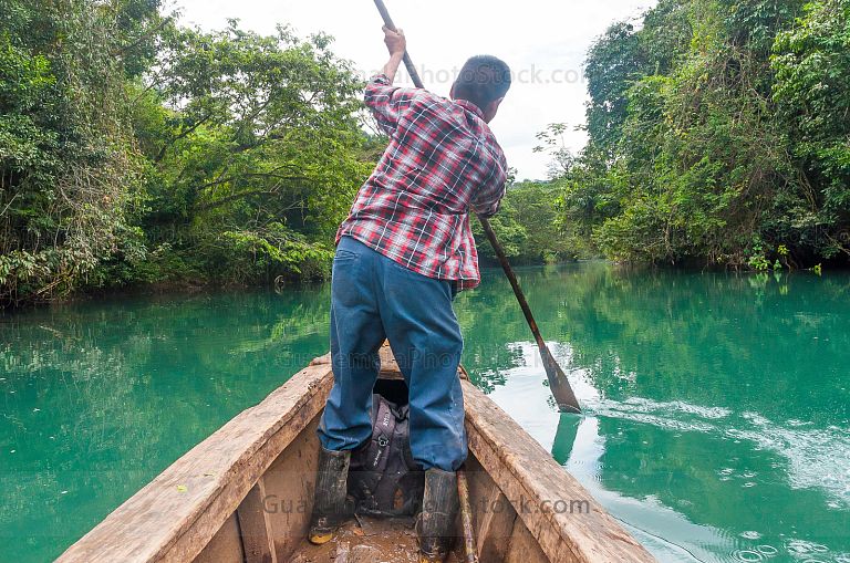 Navegando en el Río El Jordán