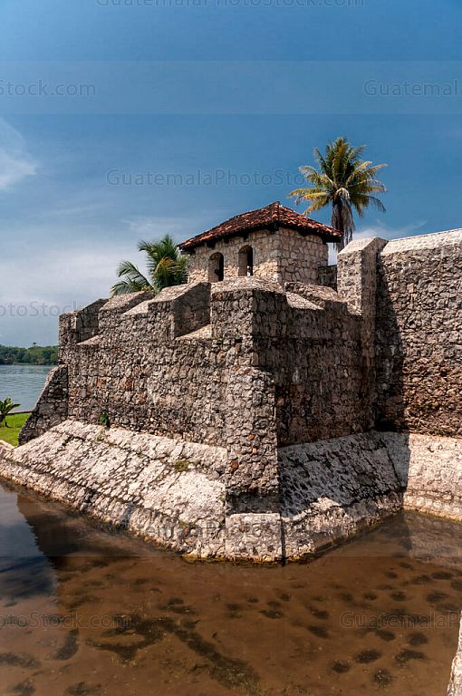 Torreon del Castillo de San Felipe de Lara