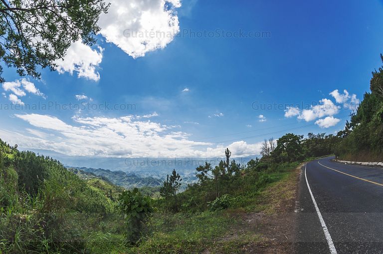 Camino a Lanquín