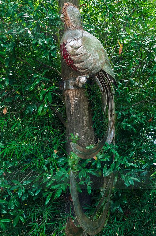 Escultura del Quetzal del Parque Isla Aventura
